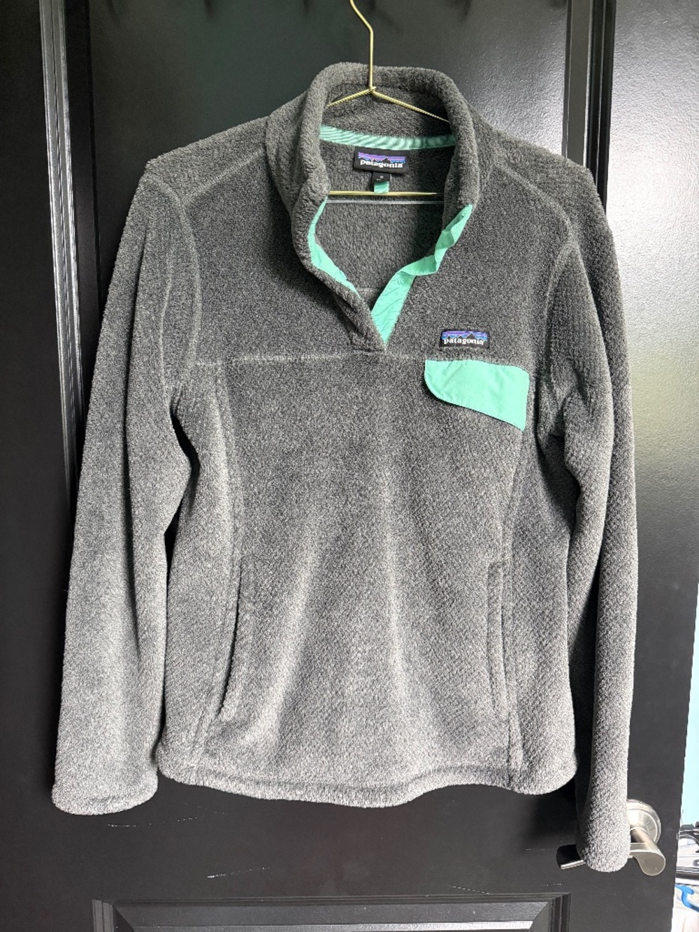 Patagonia sweatshirt-gray - size M